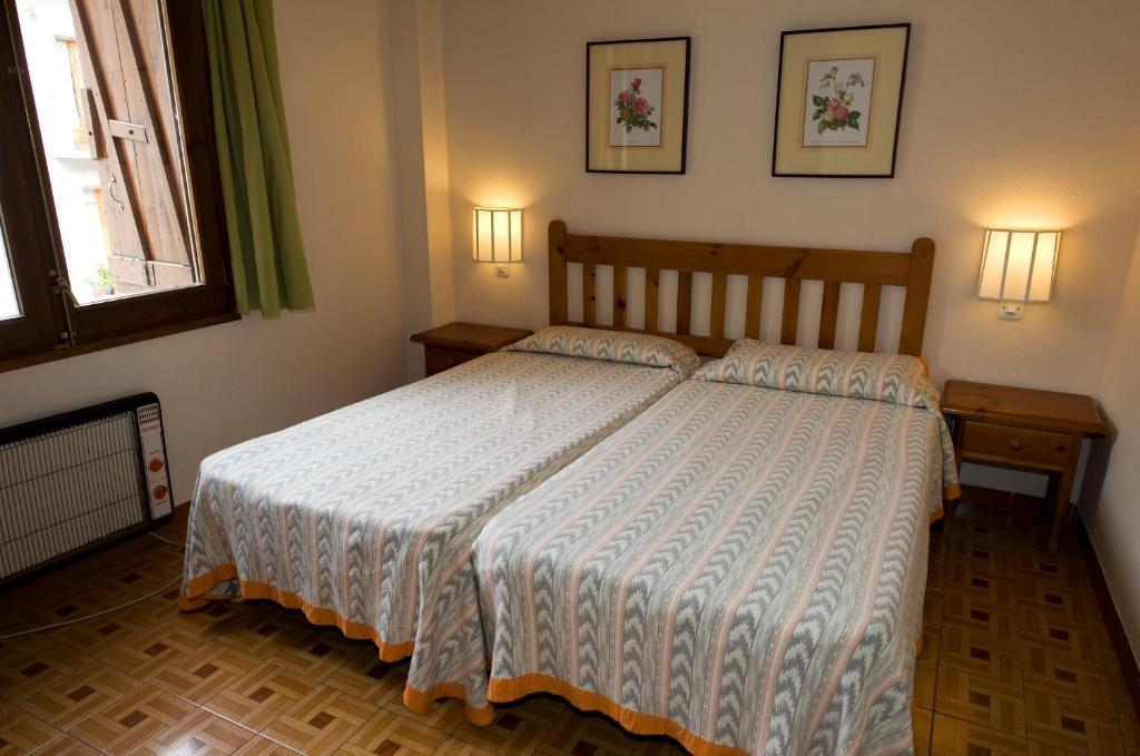 Apartamentos Pessets Adelaida Sort Zimmer foto